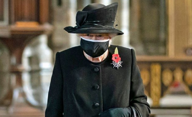 Кралица Елизабет Втора се върна на работа след погребението на съпруга си 