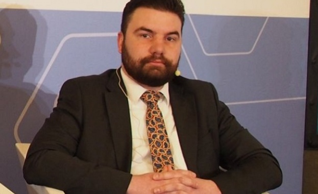 Аркади Шарков: Covid мерките на правителството - след дъжд качулка 