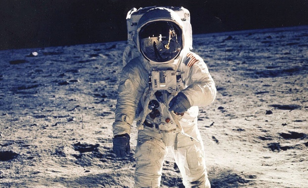 Кацането на Луната първата поява на Бийтълс по американската телевизия