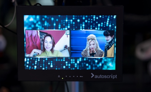 Всяка неделя музикантите ВенЗи и Йоанна Драгнева срещат зрителите на