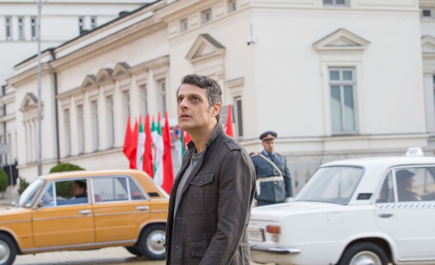 Снимките са в разгара си млади таланти и известни актьори