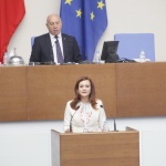 Виолета Желева: Министерството уж дава някакви пари, а родителите не могат да ги получат