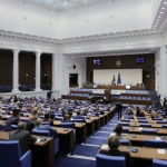  Иде затлачен парламент и хронична нестабилност