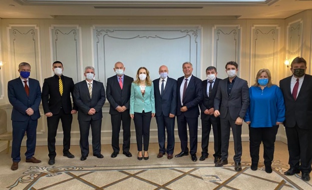 България има прекрасни възможности за практикуване на зимни турове ски