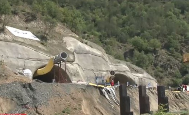 По рано днес бе съобщено за срутванеНяма струпване в тунел Железница