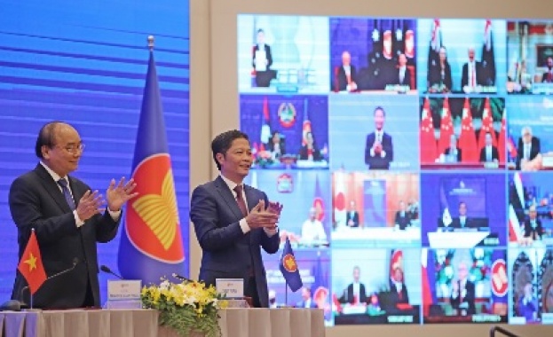 15 азиатско тихоокеански държави подписаха днес най голямата сделка за свободна търговия