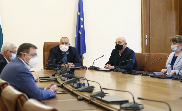 Реорганизацията на лечебните заведения осигуряването на медикаменти за болничния и