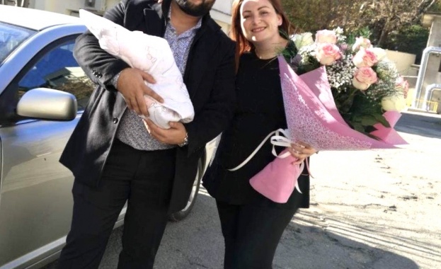 Областният съвет поздрави д-р Вяра Захариева за раждането на второто й дете Областният съвет поздрави д-р Вяра Захариева за раждането на второто й дете
