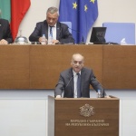 БСП настоява в парламента за осигуряване на ваксини за всички желаещи българи