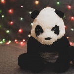 Ресторант запълни празните маси с плюшени панди