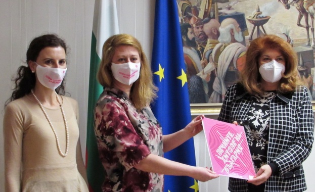 2 те кризисни центъра в момента са препълнени по данни на