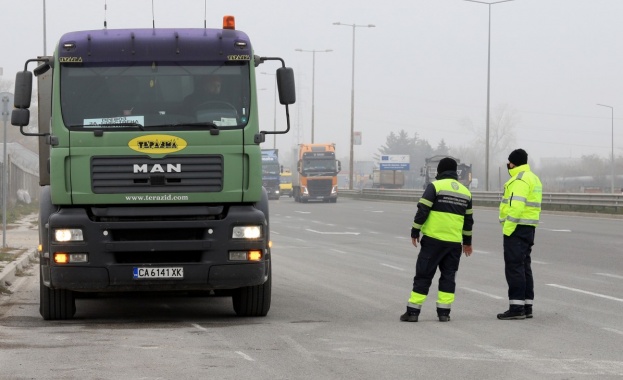 Продължават съвместните проверки на отдел Пътна полиция СДВР Изпълнителна агенция