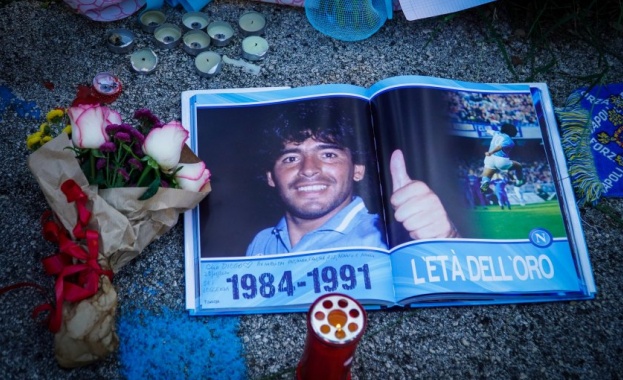 Десетки фенове изпълниха улиците на Буенос Айрес по време на