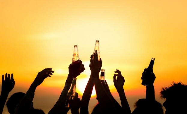 Нова авангардна идея предлага празненства само за хора с антитела