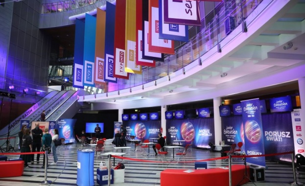 Представителката на Франция Валентина Тронел с песента J imagine спечели международния