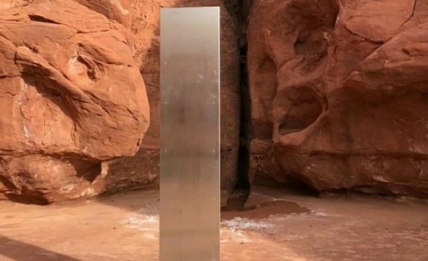 Загадъчният метален монолит с неизвестен произход чието скорошно откриване в