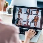 Zoom процъфтява, въпреки забавения ръст на абонатите