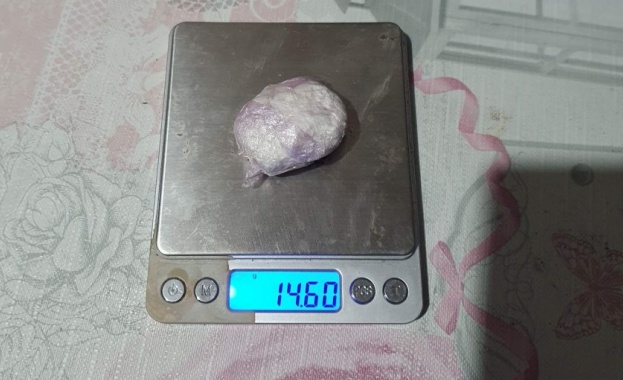 Дилър на наркотици е задържан по време на акция за