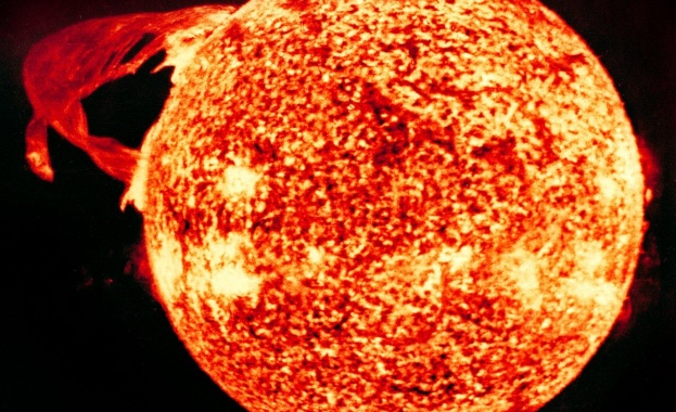 В резултат на слънчево изригване се отделя такова количество енергия