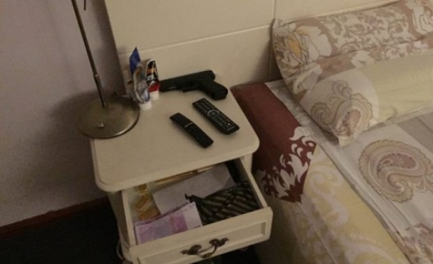 Според последната версия на Бойко Борисов за прочутите снимки от