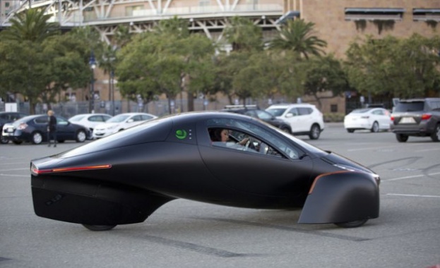 Американската компания Aptera показа серийния вариант на собствения се едноименен