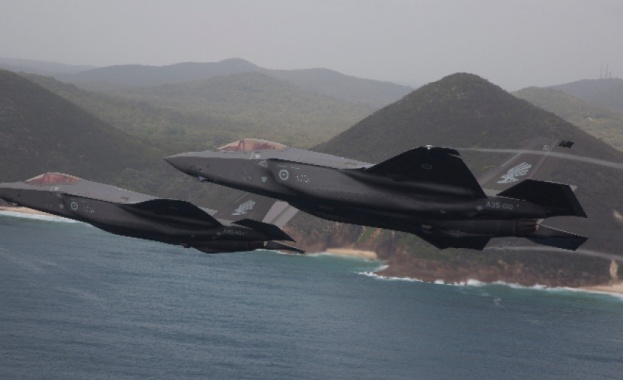 Обемът на продажби на оръжия и военни услуги на 25 те