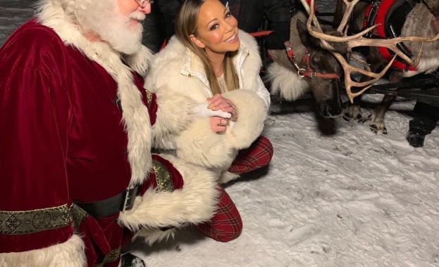 Попдивата Марая Кери създала една от най известните коледни песни All