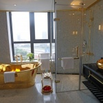 Първият златен хотел в света отвори врати във Виетнам 