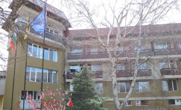 20 души от домуващите и персонала в старческия дом Мария