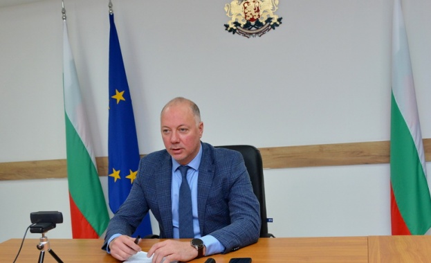 В условията на безпрецедентната криза в която се намираме не