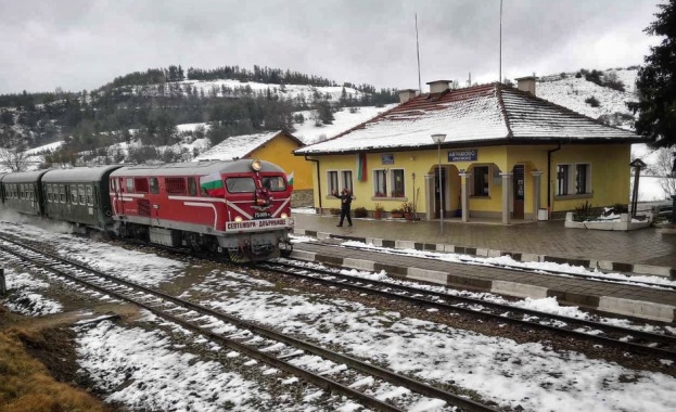 Преди 75 години на днешния ден за първи път теснолинейката