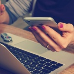 Колко часа прекарваме пред мобилните приложения