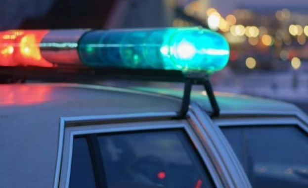 Полицията в Тирана използва сълзотворен газ за да разпръсне стотици