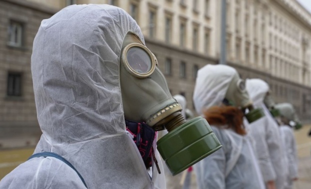 Протест за забрана на фермите за норки заради COVID 19 събра