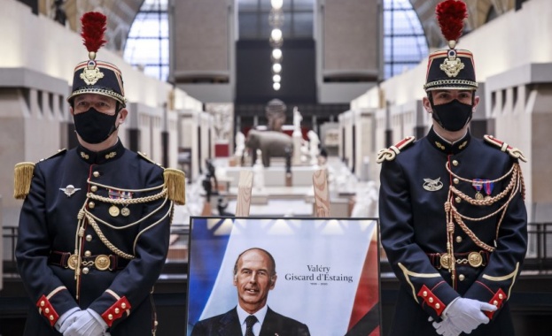 Ден на траур в памет на френския президент Валери Жискар