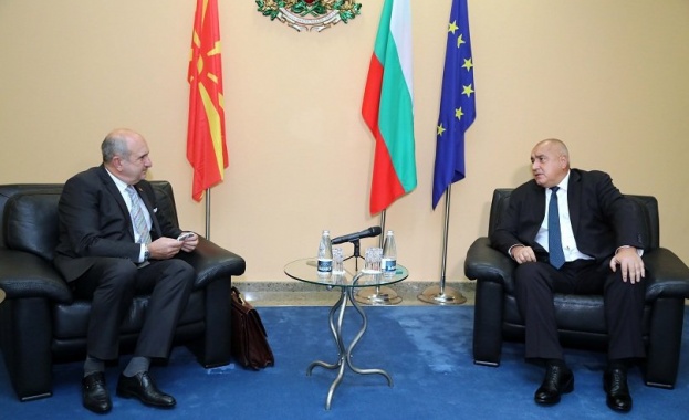 Винаги съм считал че на масата на преговорите може да