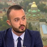 Математик: Тикаме държавата отново към затваряне