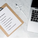 Домейните .com навършват 36 години