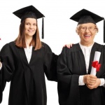 74-годишна американка завърши колеж заедно с внучката си