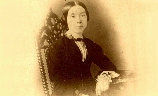 Истината е толкова рядко нещо че да я говорите е