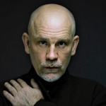 Сандро Милър и Джон Малкович пресъздават най-емблематичните образи във фотографията