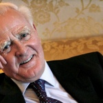 Почина писателят Джон льо Каре 