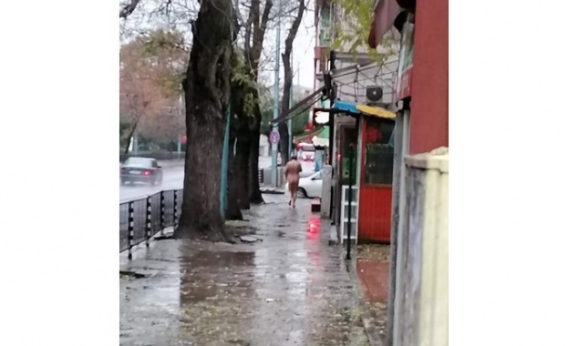 Чисто гол мъж на средна възраст смая пловдивчани тичайки чисто