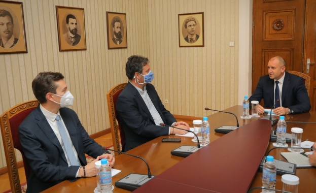 На среща на Дондуков 2 президентът Румен Радев обсъди с