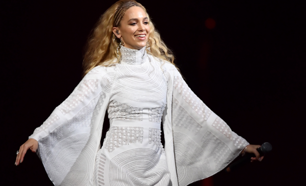 Световноизвестната поп певица от Косово Рита Ора ще се появи на