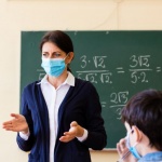 Зам.-директор на училище: Средата липсва на децата