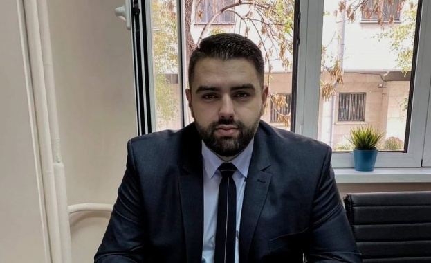 Бъдещето на емблематичния книжен пазар на столичния площад Славейков остава