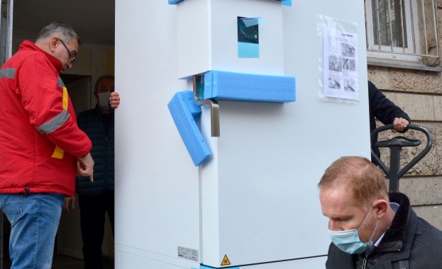 Фризер за съхранение на над 580 000 ваксини бе доставен