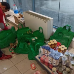 Младежите от БСП - София дариха хранителни продукти на социално слаби за Коледа