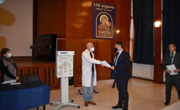 Два апарата за плазмафереза за лечение на тежки случаи на